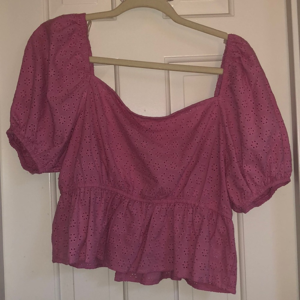 Cropped pink puffy top